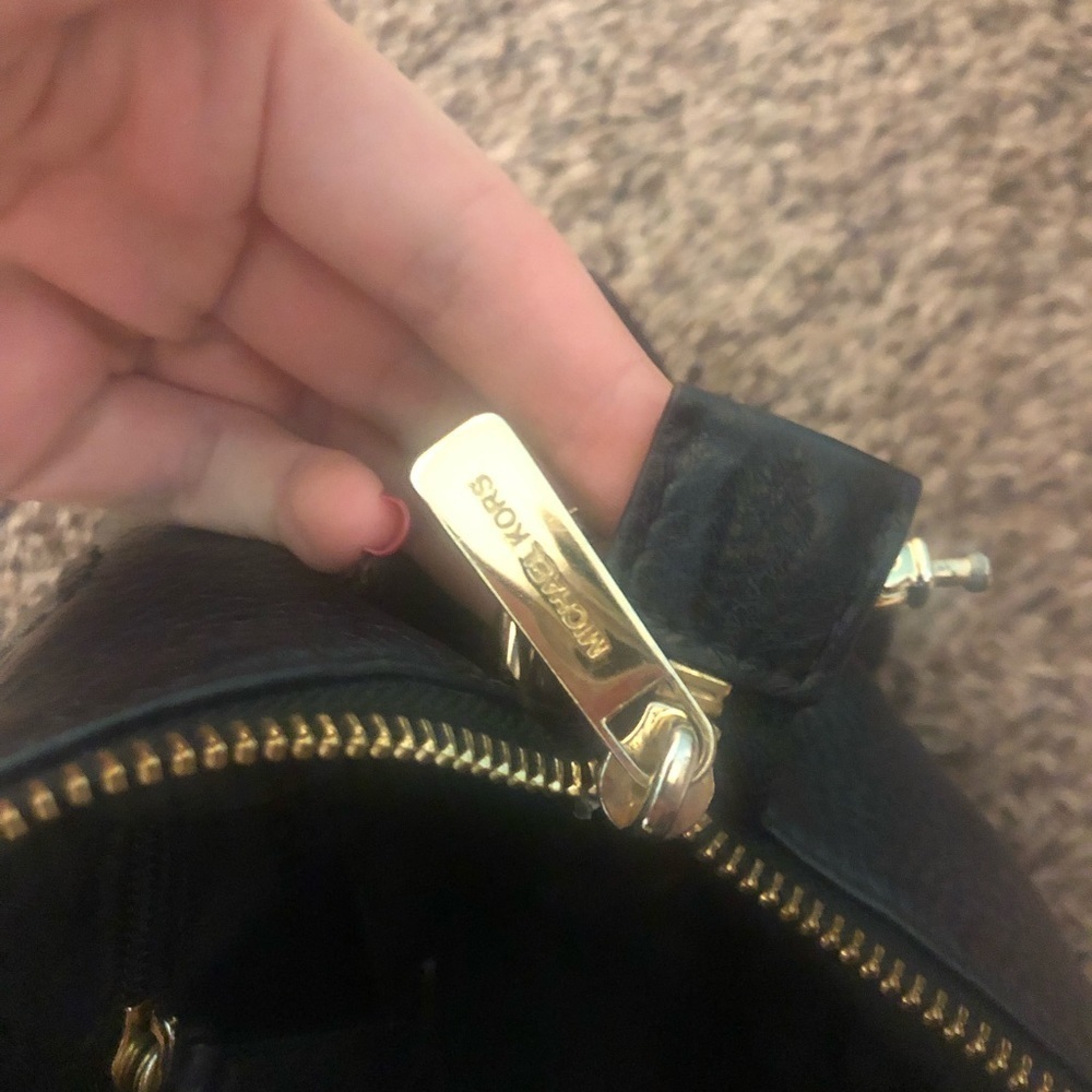 Michael Kors purse - Picture 3 of 5